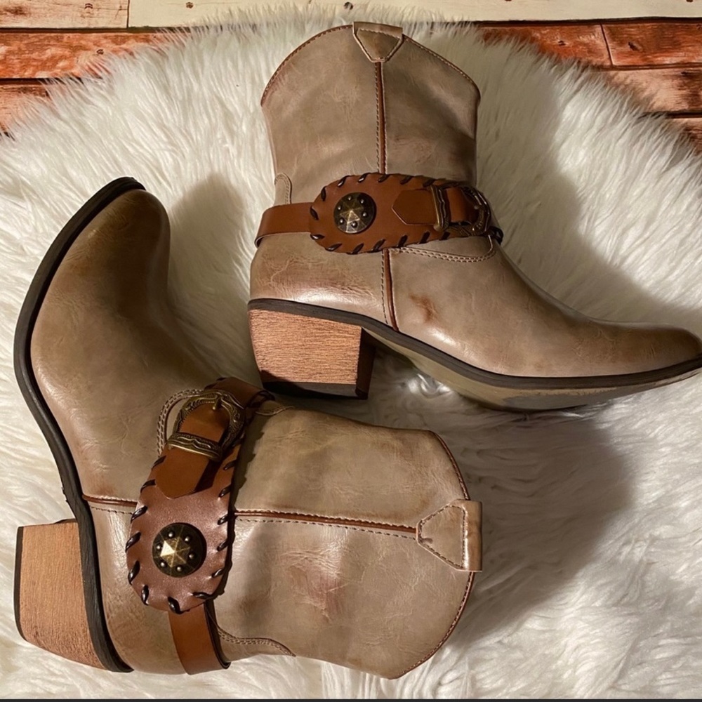 Roper Women’s 9.5 Ankle Boots